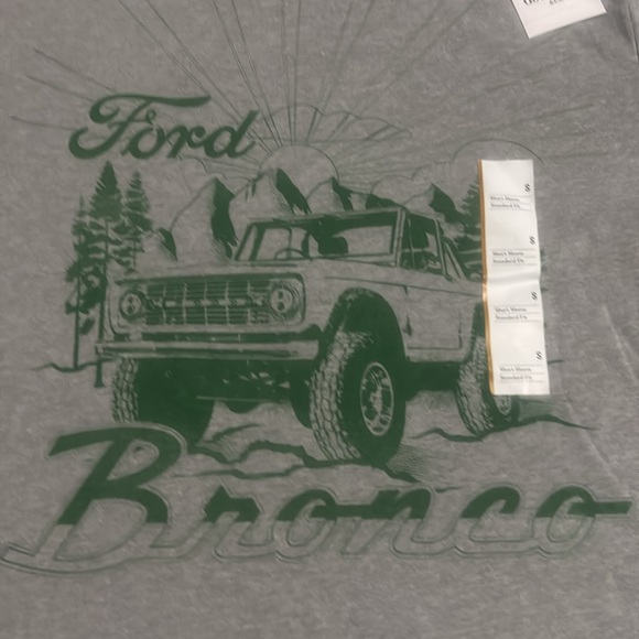 Men's Short Sleeve Graphic T-Shirt - Goodfellow & Co Gravel Gray Size Small. - Picture 3 of 5